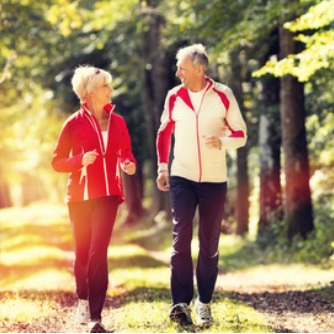 Sport senoir personnes âgées exercice physique activite bouger courir